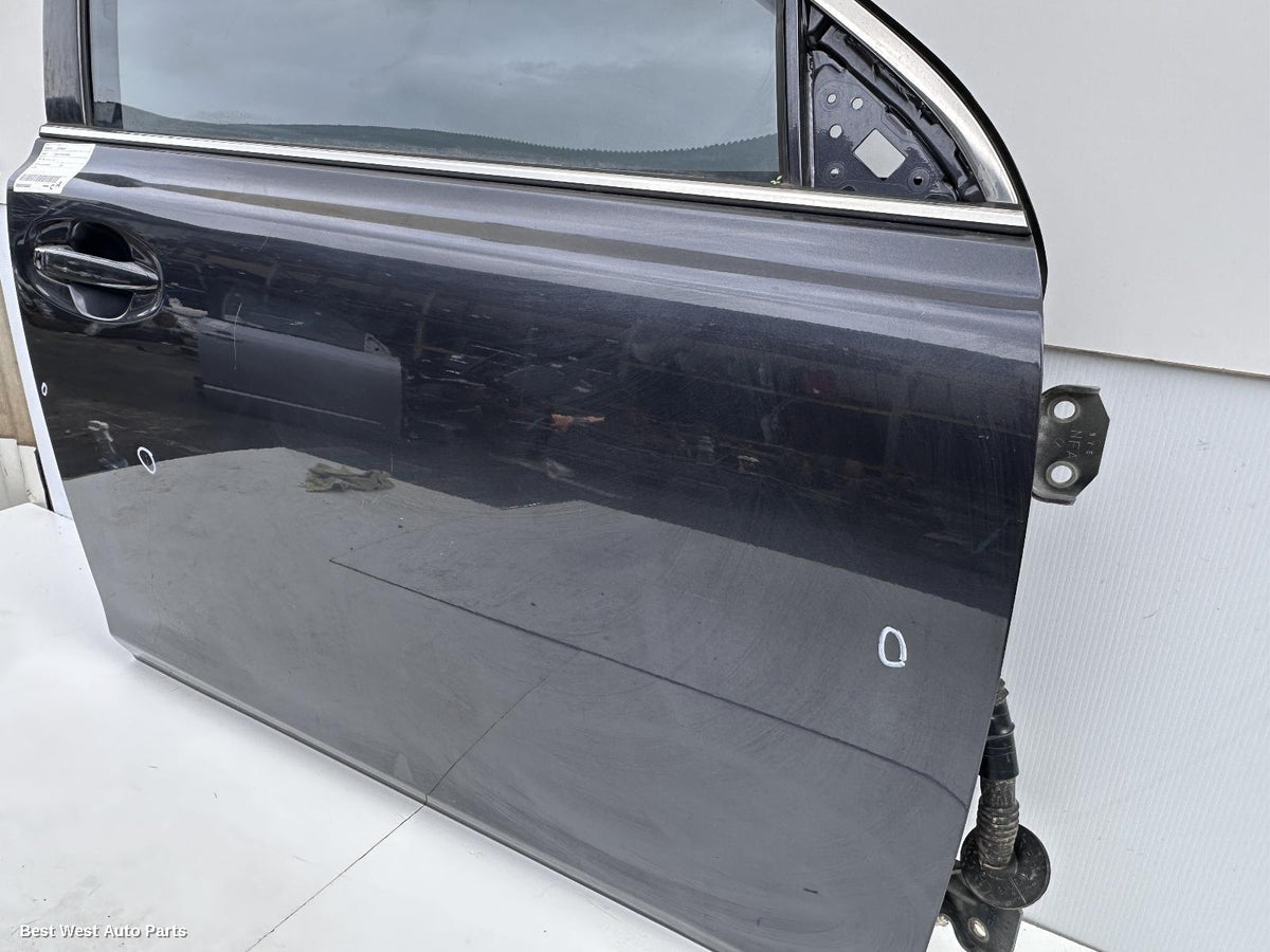 2009 SUBARU OUTBACK Right Front Door