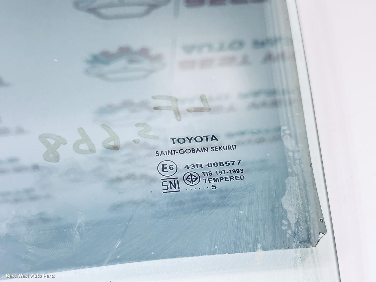 2015 TOYOTA HILUX Right Front Door Window