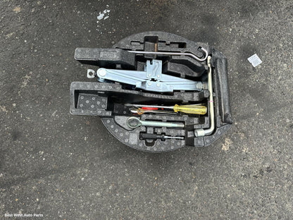 2024 SUBARU OUTBACK Jack/Tool Kit