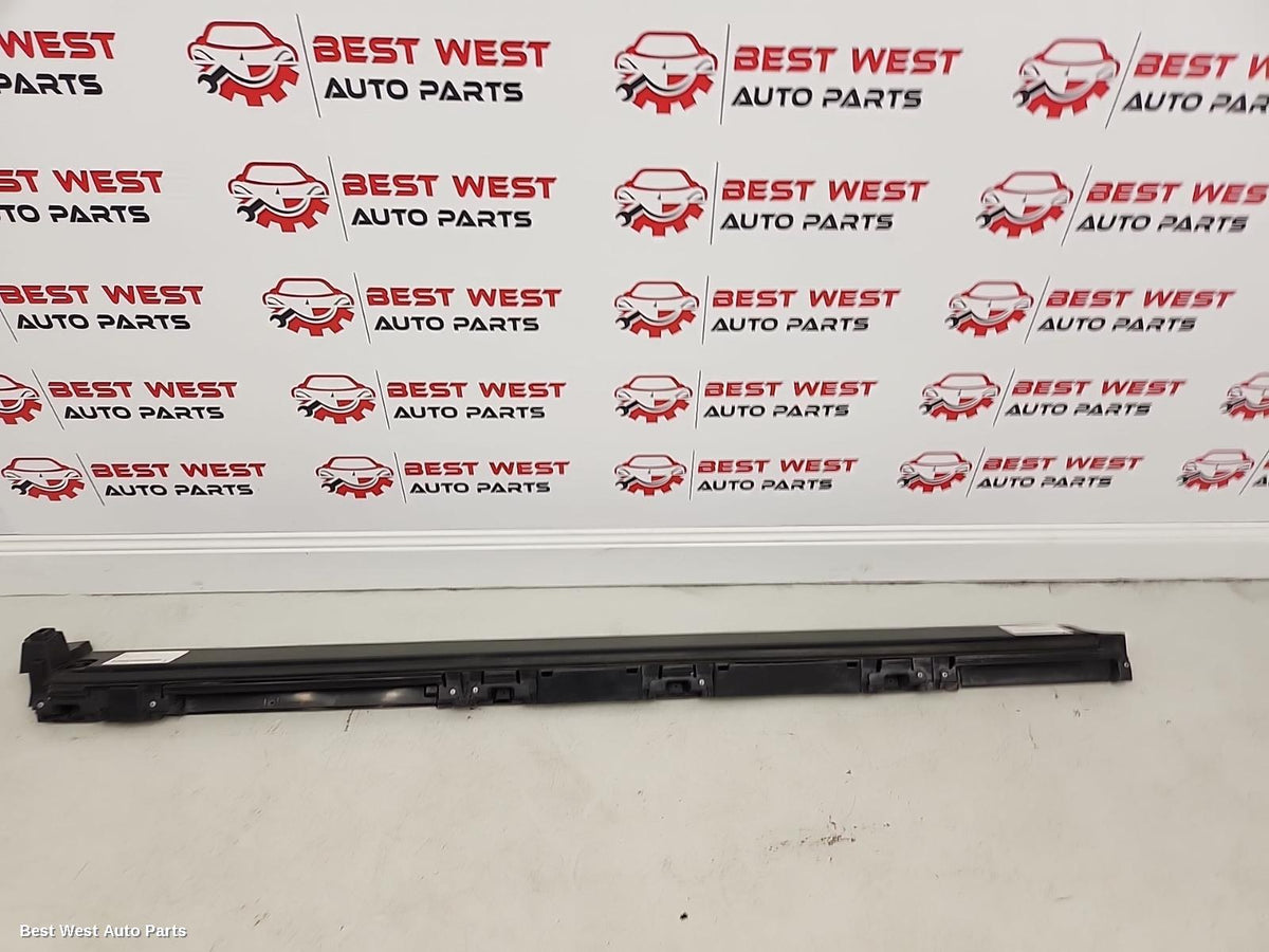 2023 MITSUBISHI OUTLANDER Side Step/Skirt