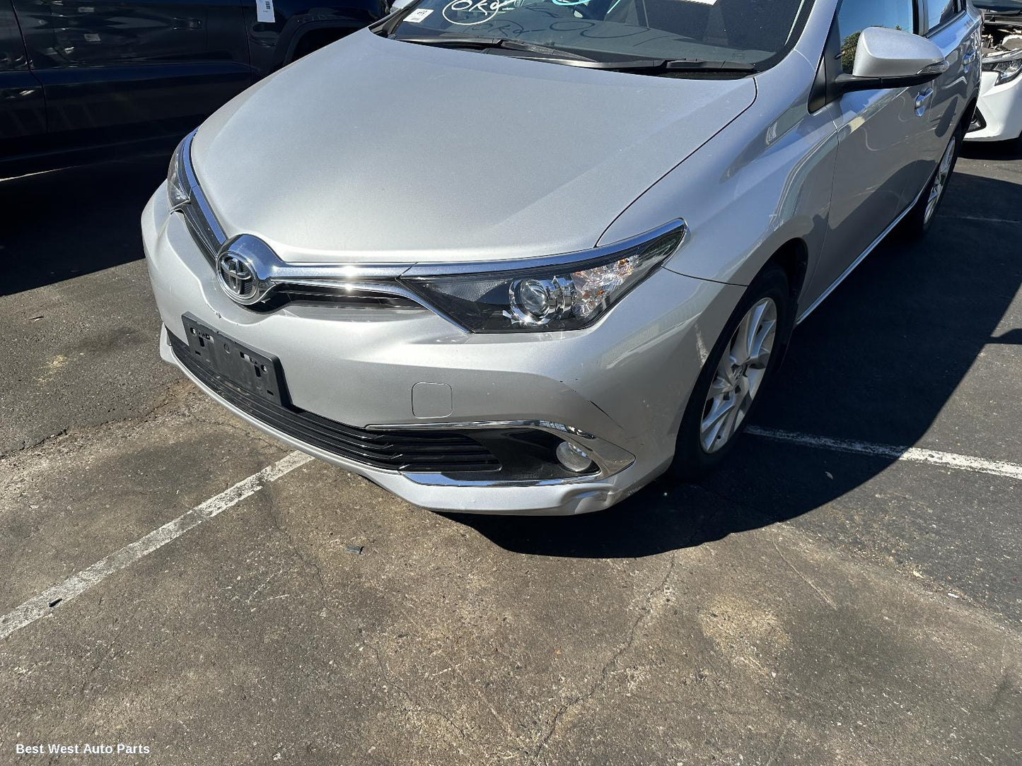 2017 TOYOTA COROLLA Left Front Door