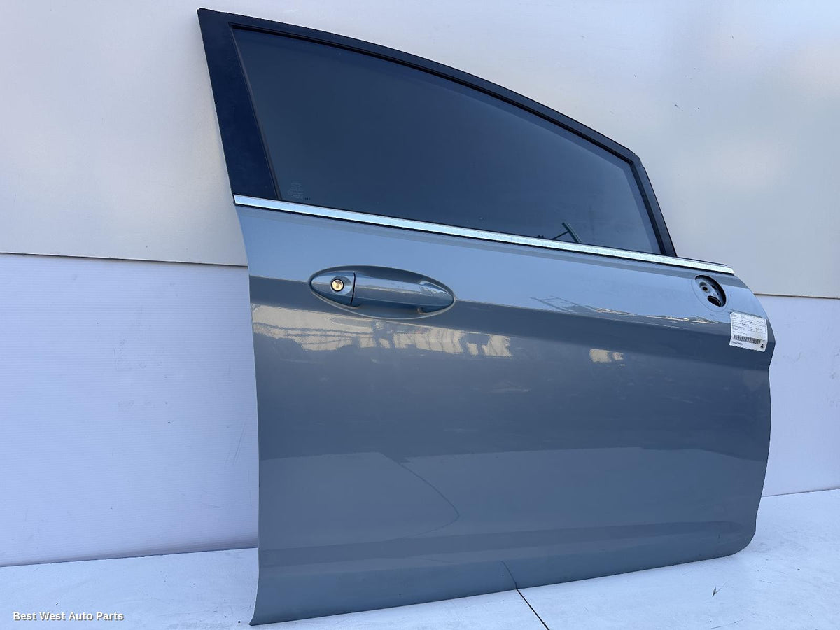 2009 FORD FIESTA Right Front Door