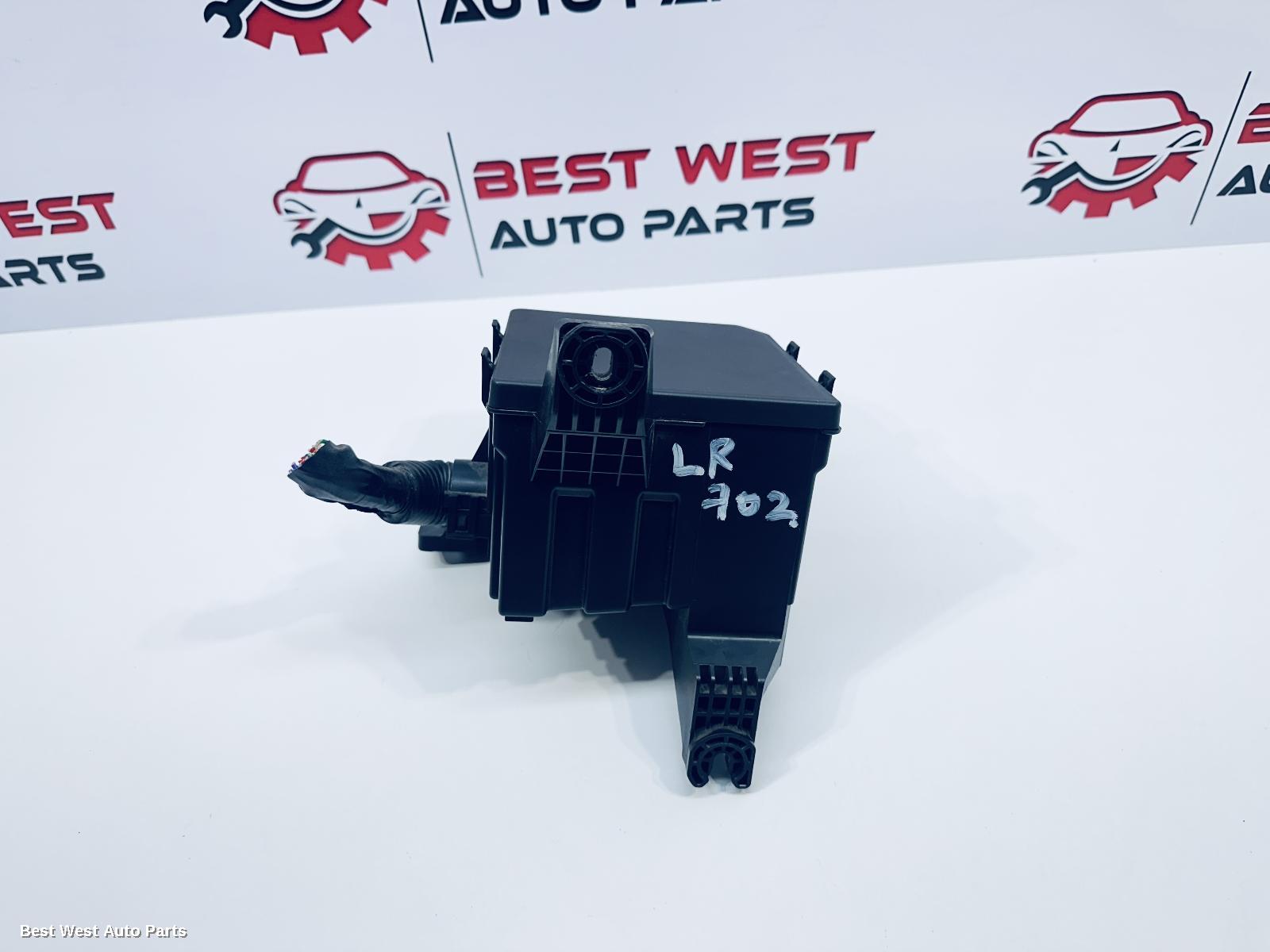 2024 NISSAN NAVARA Fuse Box