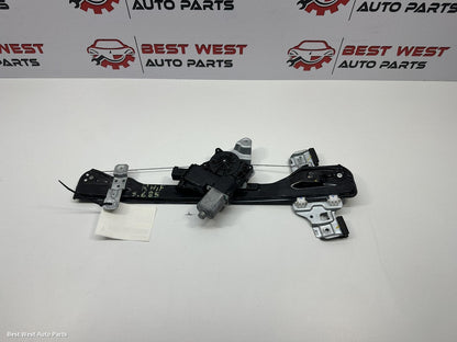2018 HOLDEN TRAX Right Front Window Reg/Motor