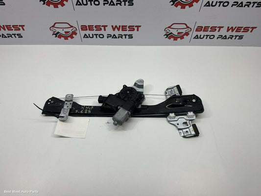 2018 HOLDEN TRAX Right Front Window Reg/Motor