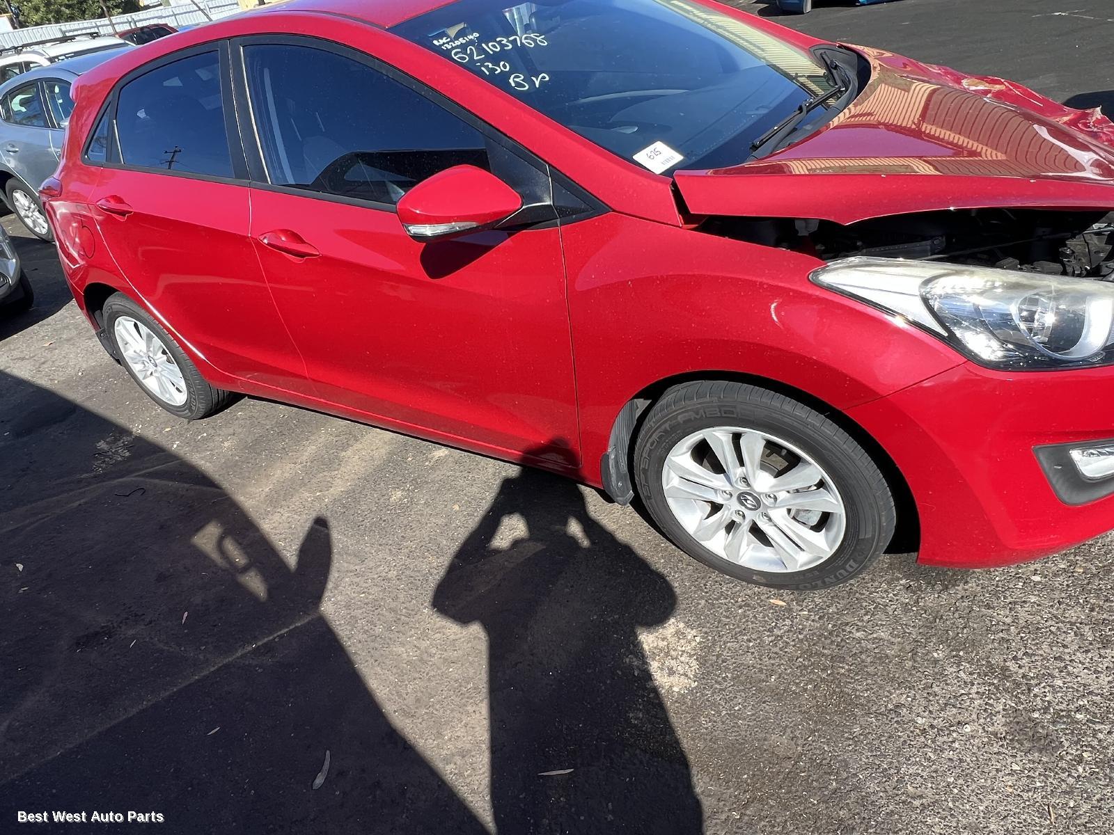 2014 HYUNDAI I30 Left Driveshaft