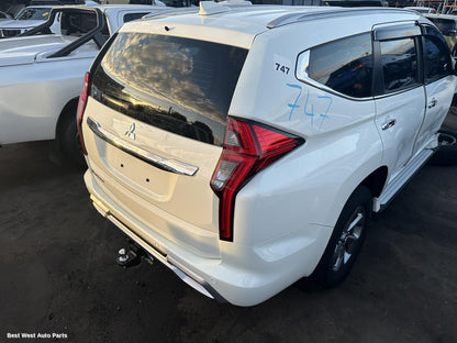 2025 MITSUBISHI PAJERO Roof Rack/Bars