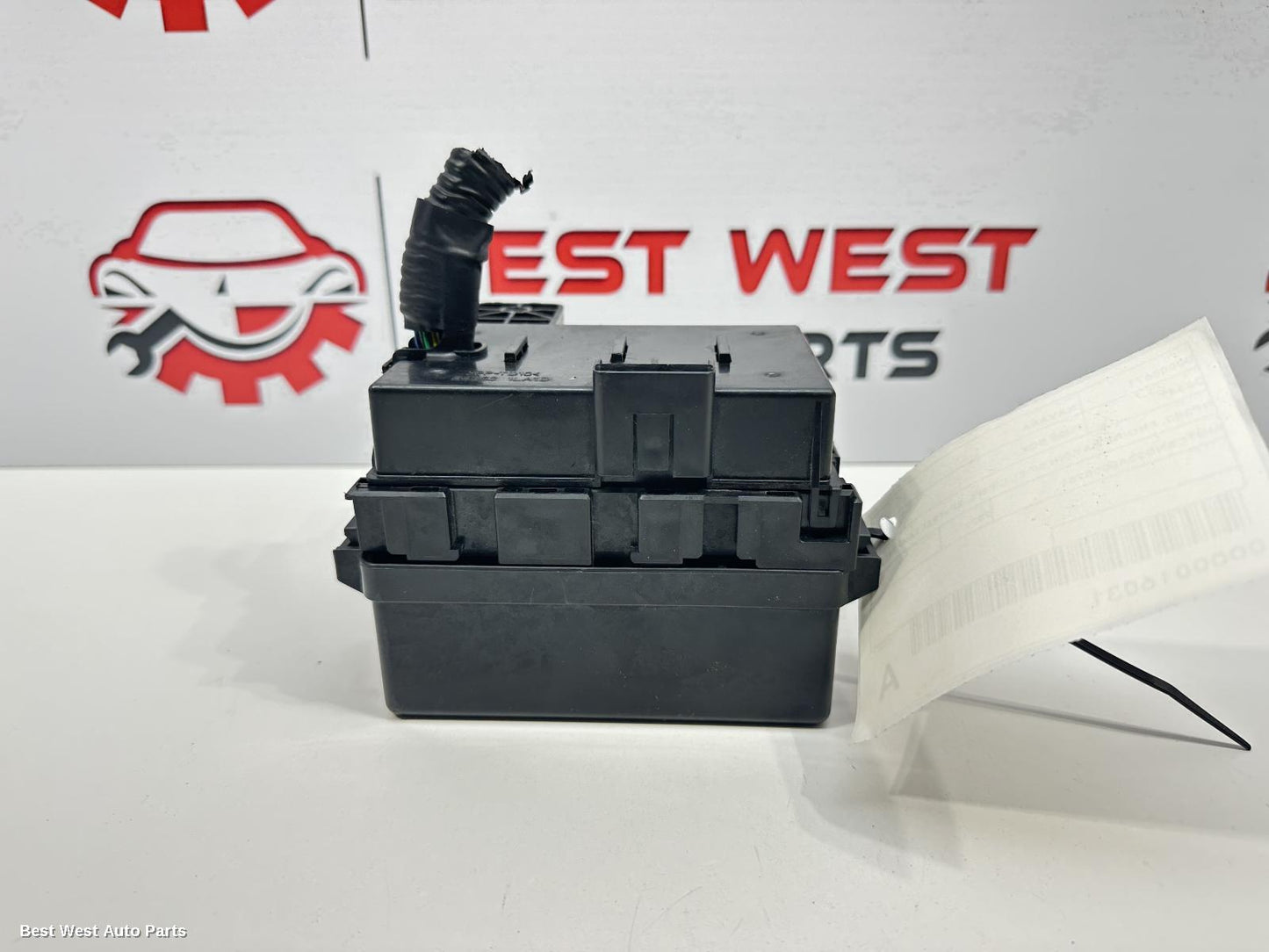 2021 NISSAN NAVARA Fuse Box