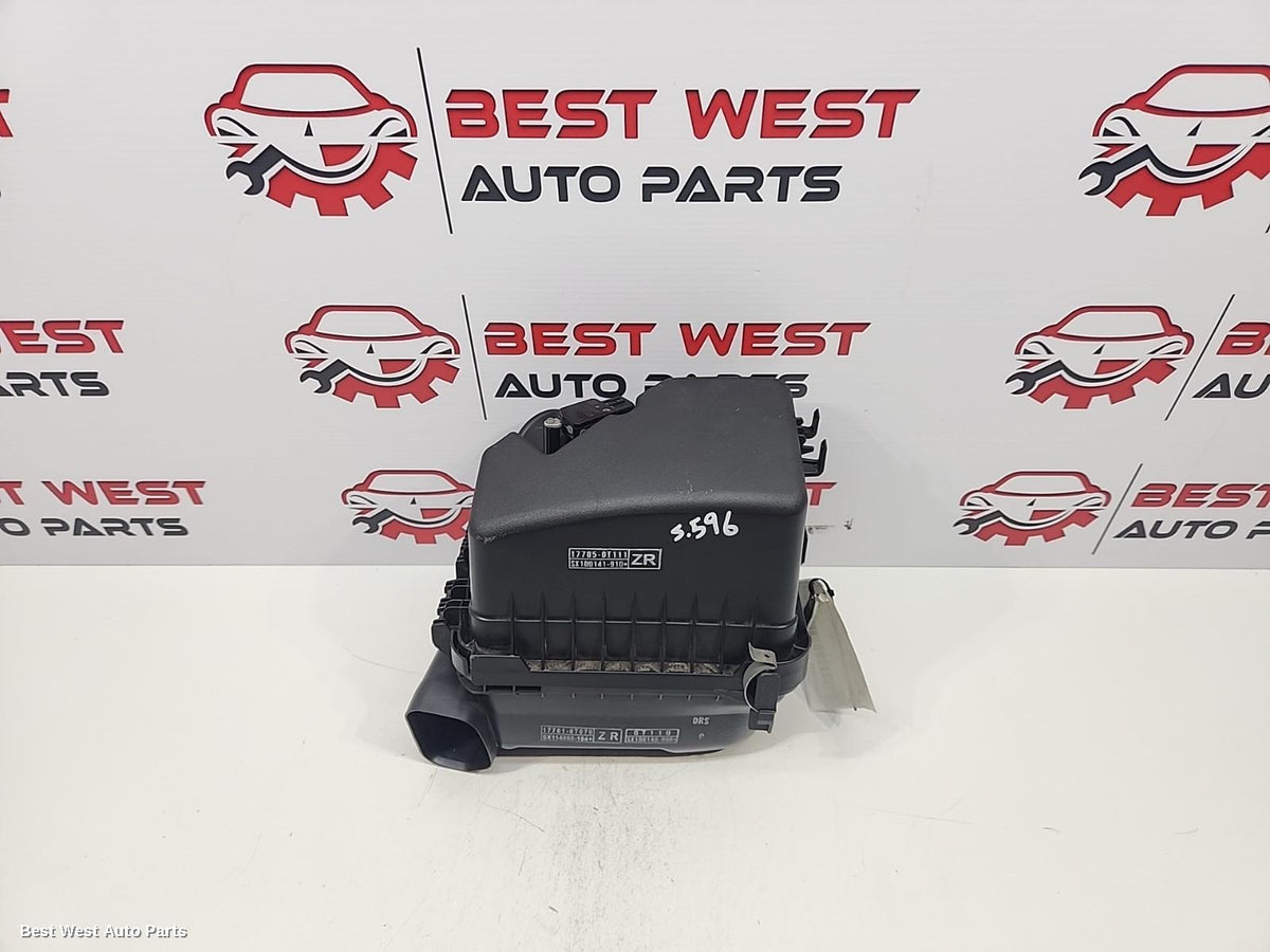 2014 TOYOTA COROLLA Air Cleaner/Box