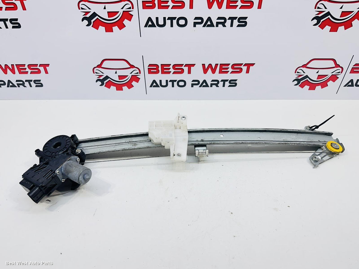 2021 SUBARU FORESTER Right Front Window Reg/Motor