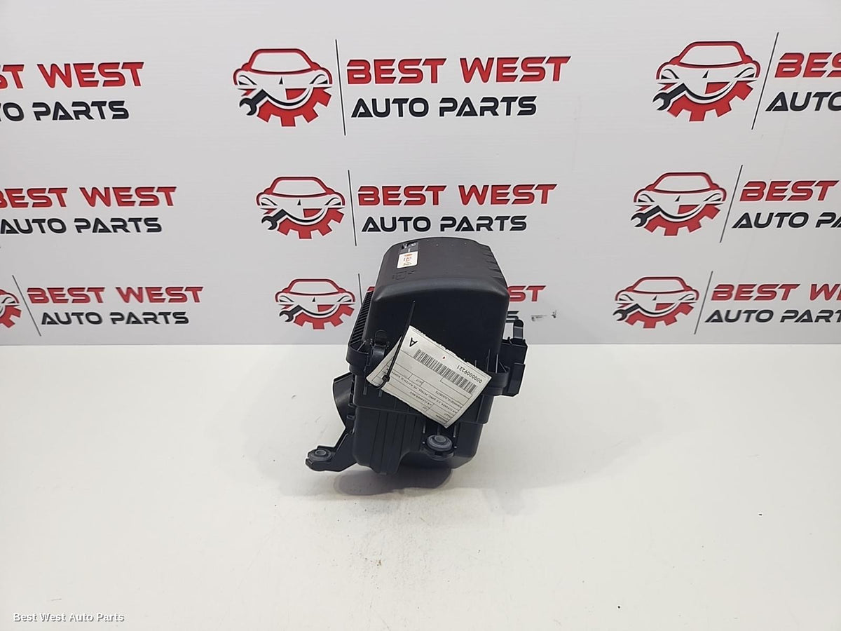 2017 HYUNDAI I30 Air Cleaner/Box