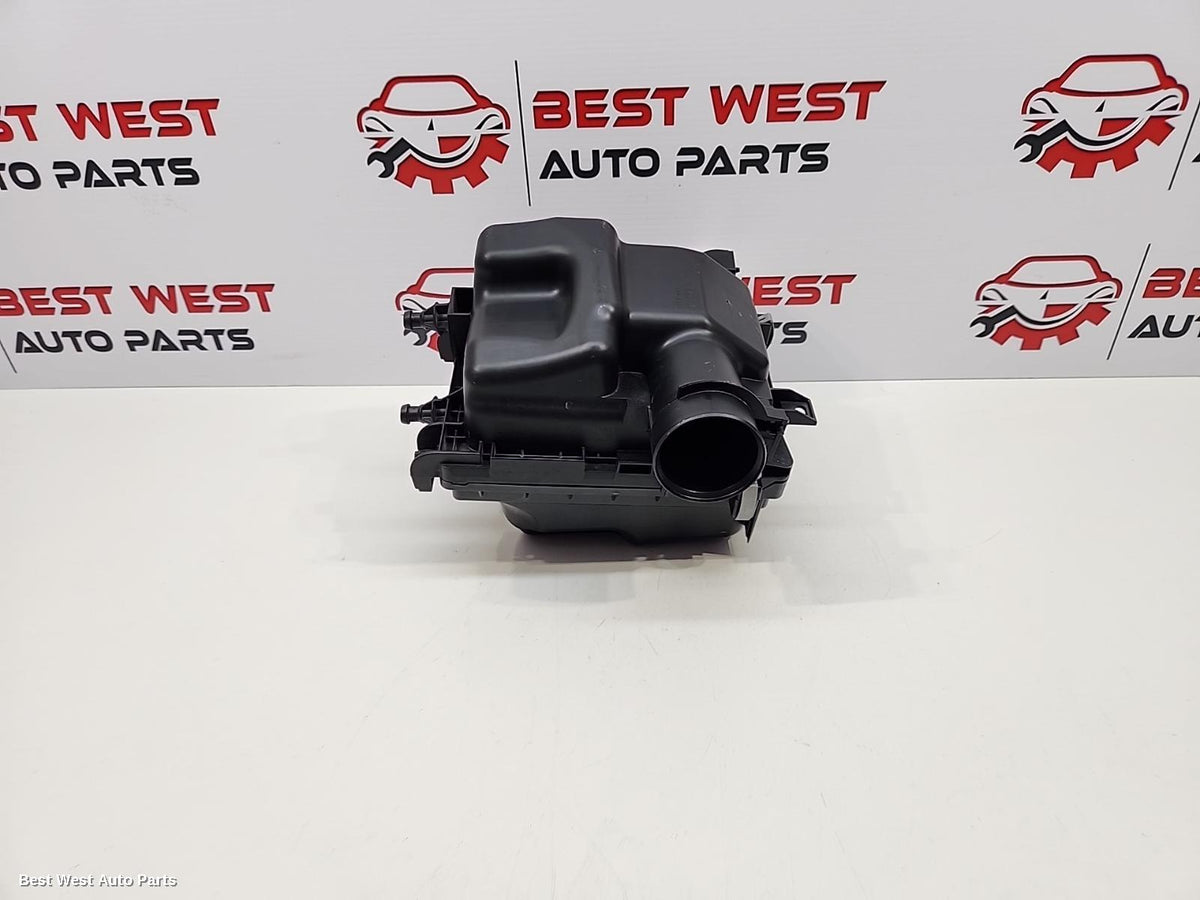 2015 NISSAN JUKE Air Cleaner/Box