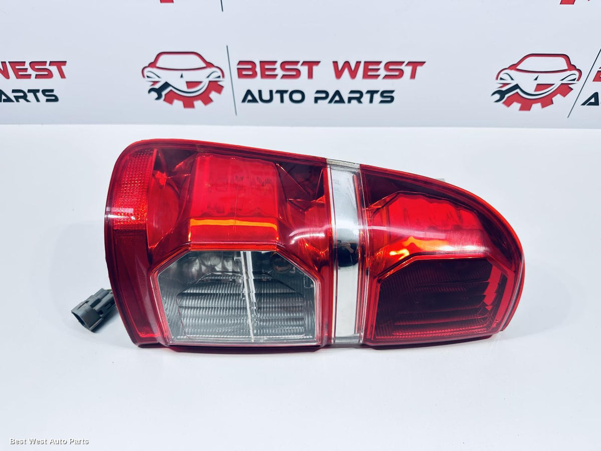 2015 TOYOTA HILUX Left Taillight