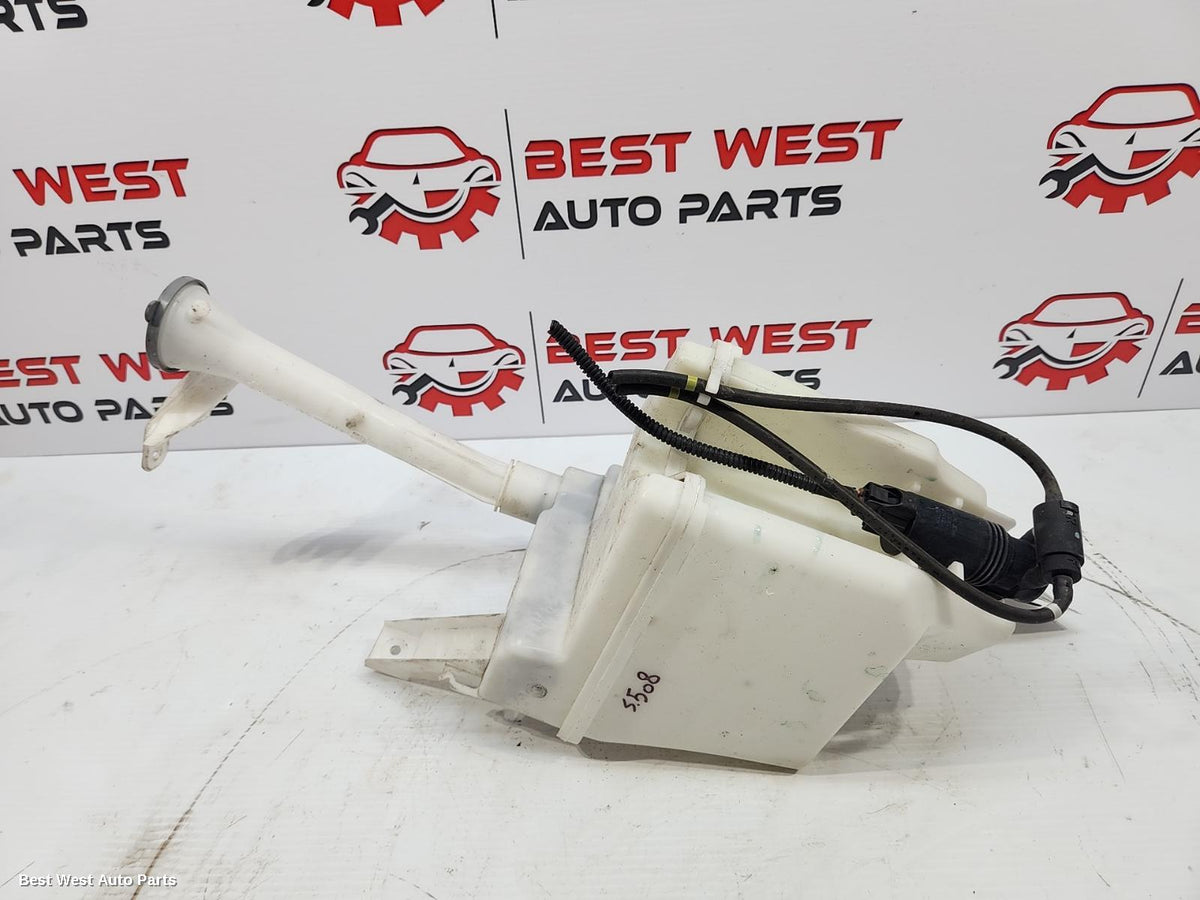 2015 NISSAN JUKE Washer Bottle