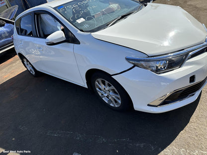 2016 TOYOTA COROLLA Right Front Hub Assembly