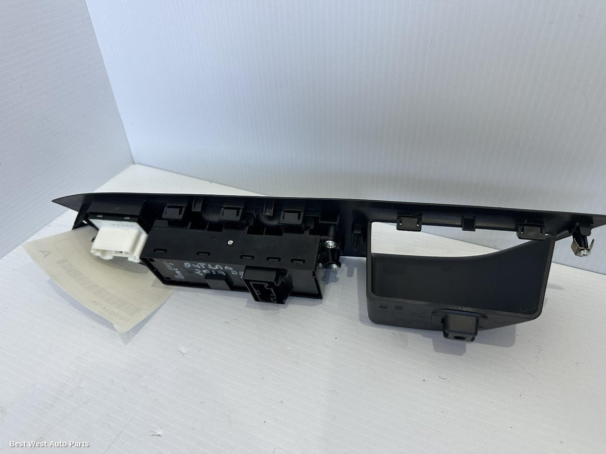 2019 MITSUBISHI OUTLANDER Pwr Dr Wind Switch