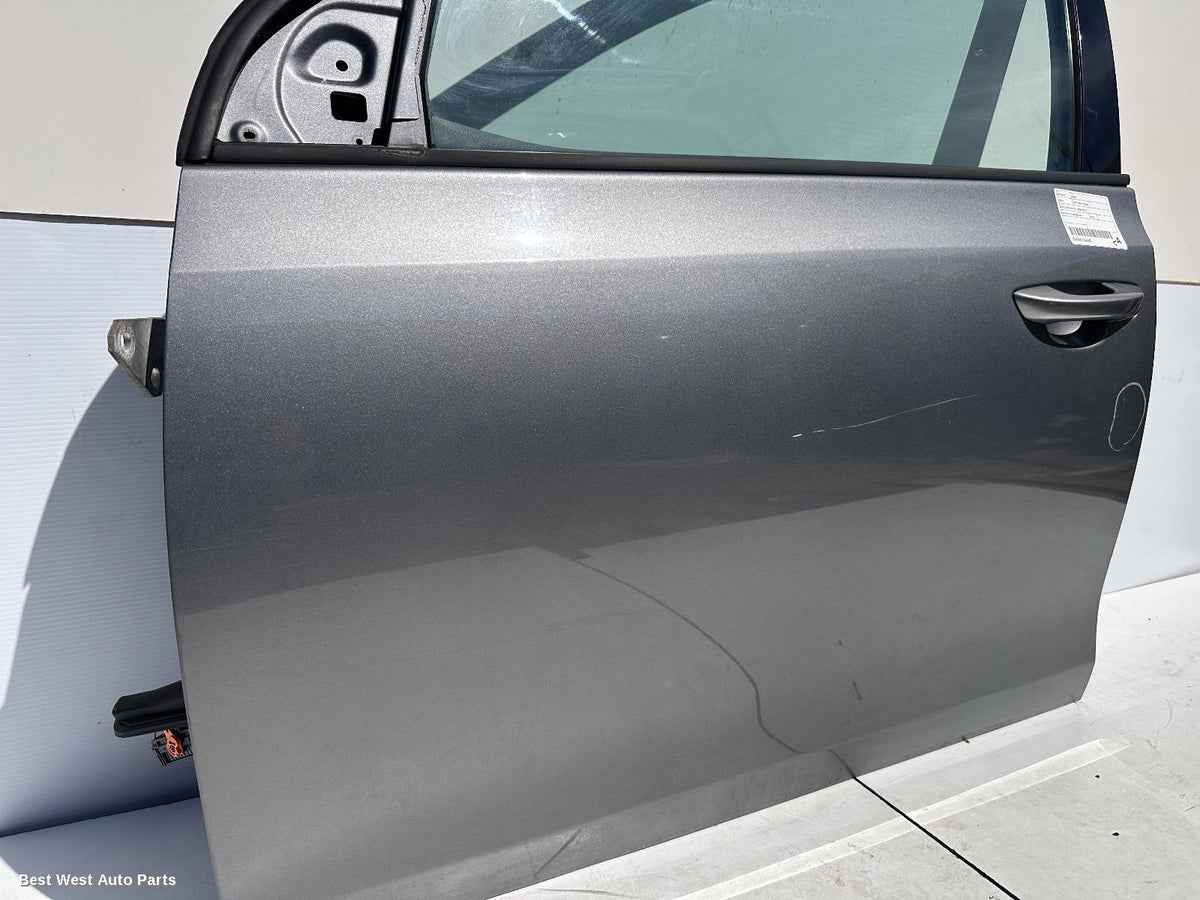 2010 VOLKSWAGEN GOLF Left Front Door