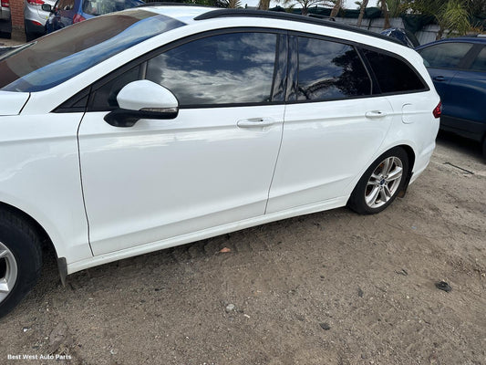 2017 FORD MONDEO Left Front Door