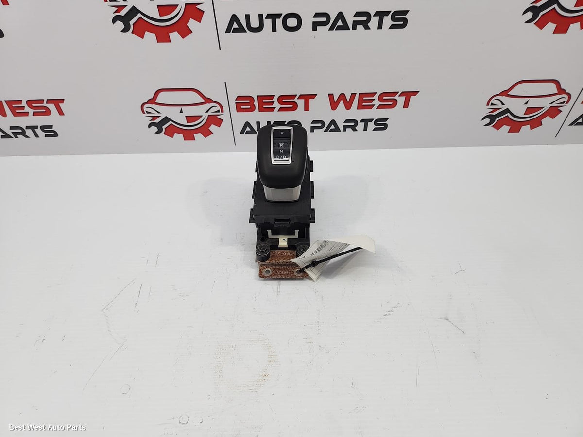 2023 MITSUBISHI OUTLANDER Gear Stick/Shifter
