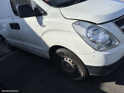 2011 HYUNDAI ILOAD/IMAX Left Guard