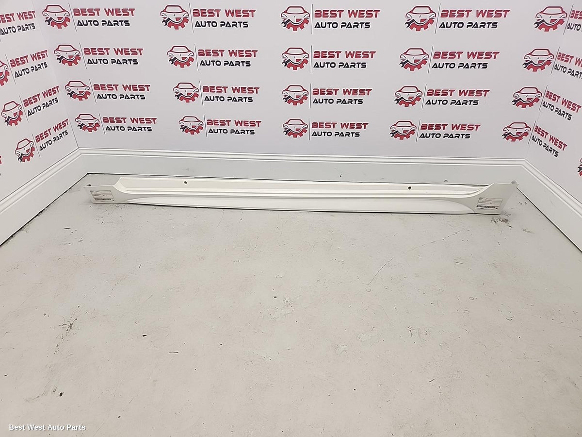 2021 TOYOTA COROLLA Side Step/Skirt