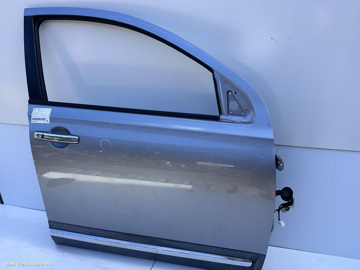 2012 NISSAN DUALIS Right Front Door