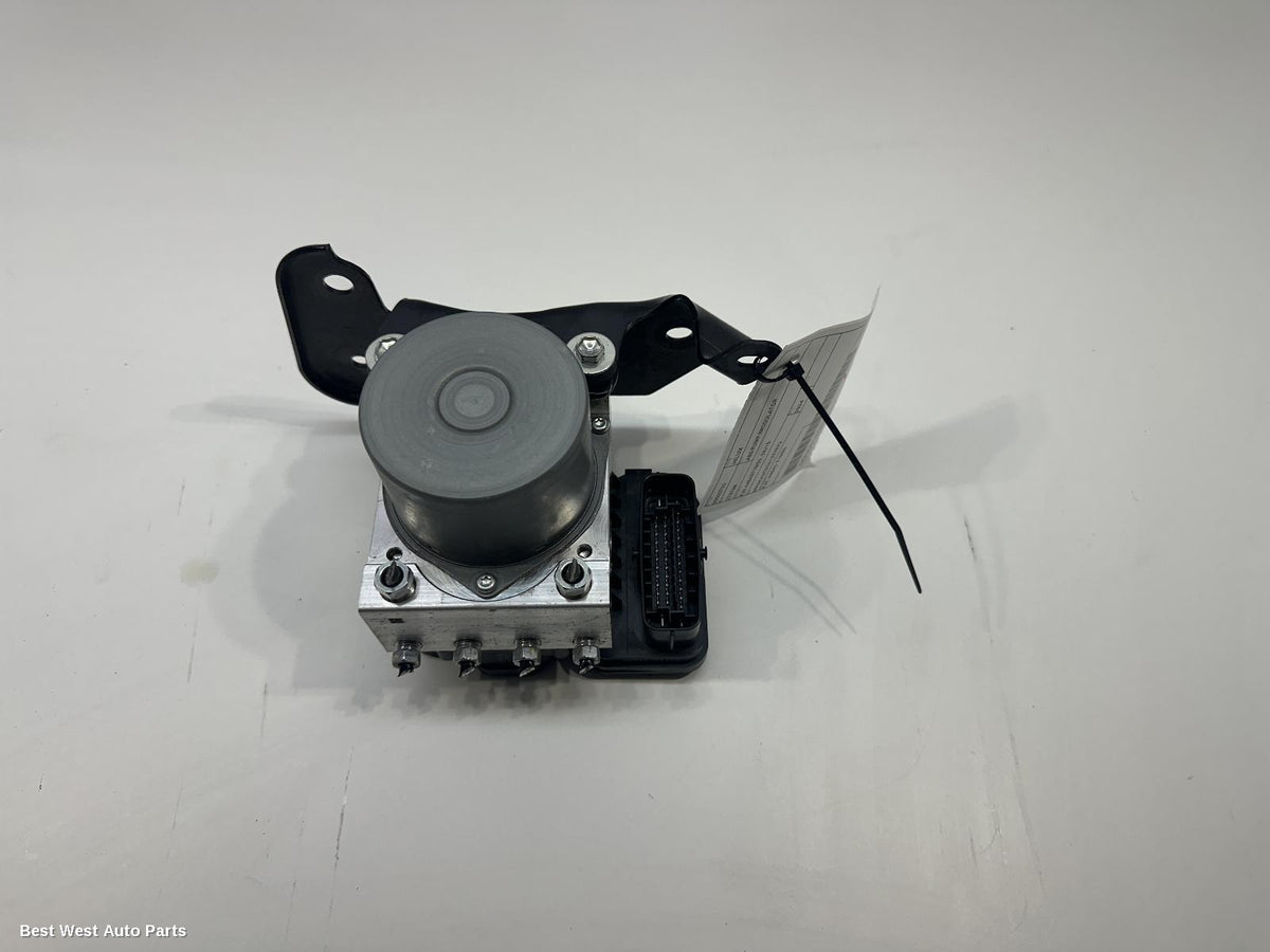 2024 TOYOTA HILUX Abs Pump/Modulator