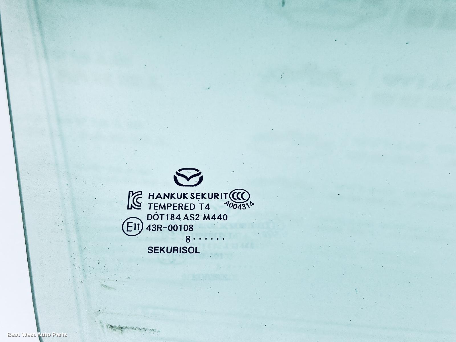 2018 MAZDA 3 Right Front Door Window