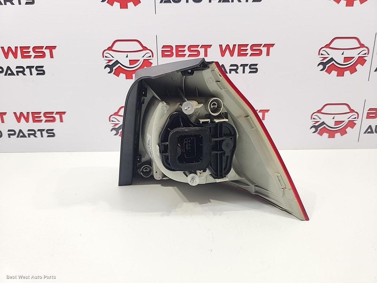 2008 VOLKSWAGEN GOLF Left Taillight