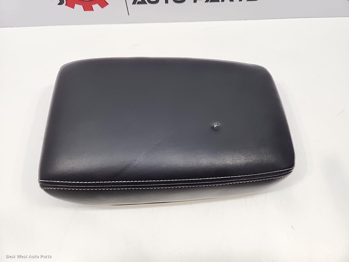 2020 MITSUBISHI TRITON Console