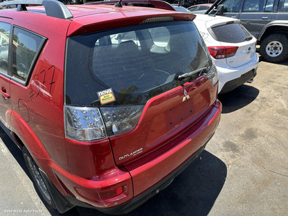 2012 MITSUBISHI OUTLANDER Right Front Door