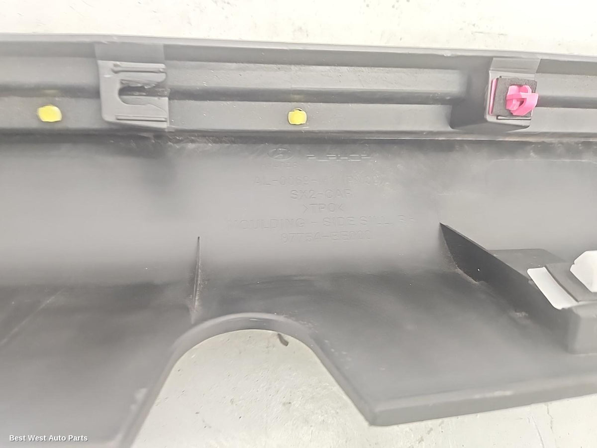 2025 HYUNDAI KONA Side Step/Skirt