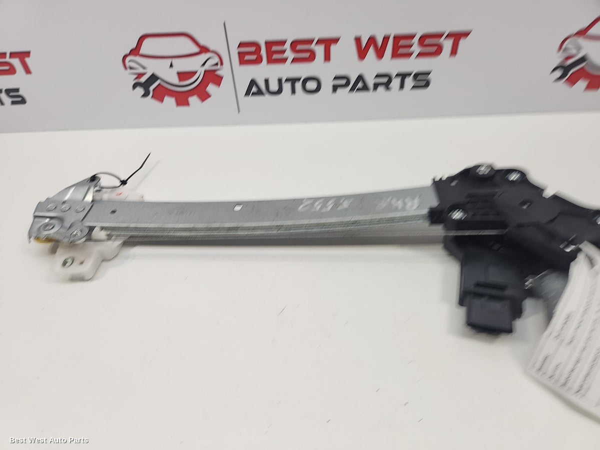 2025 MITSUBISHI OUTLANDER Right Front Window Reg/Motor