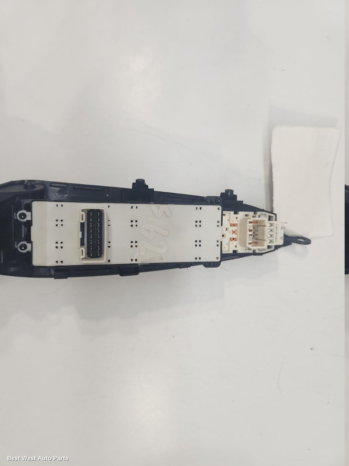 2014 HYUNDAI I30 Pwr Dr Wind Switch