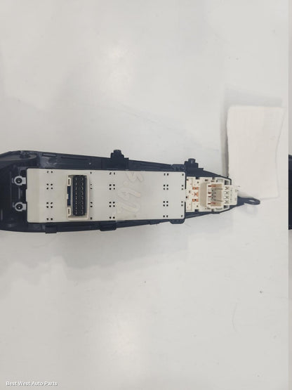2014 HYUNDAI I30 Pwr Dr Wind Switch