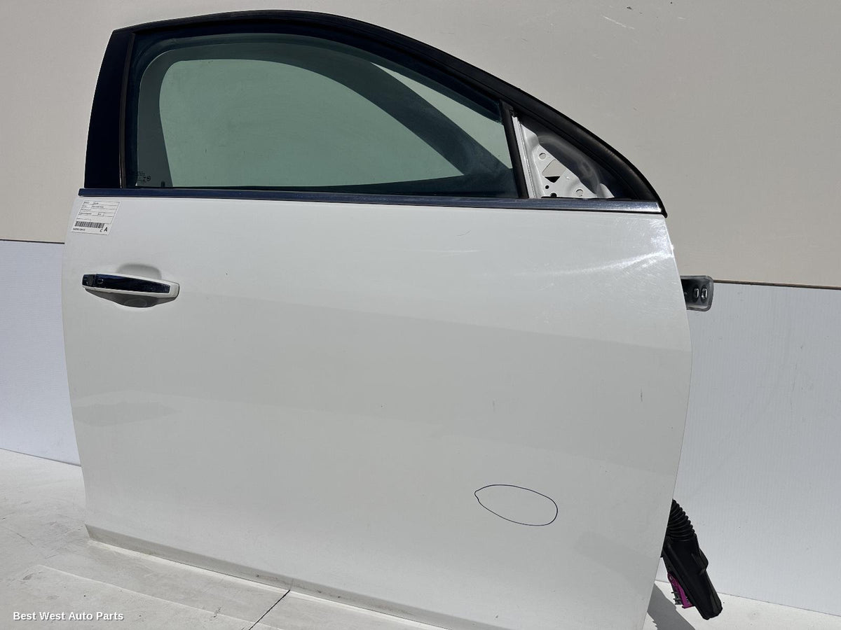 2015 HOLDEN MALIBU Right Front Door