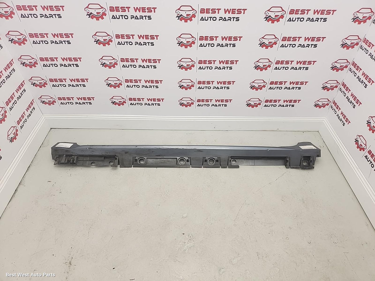 2021 TOYOTA COROLLA Side Step/Skirt