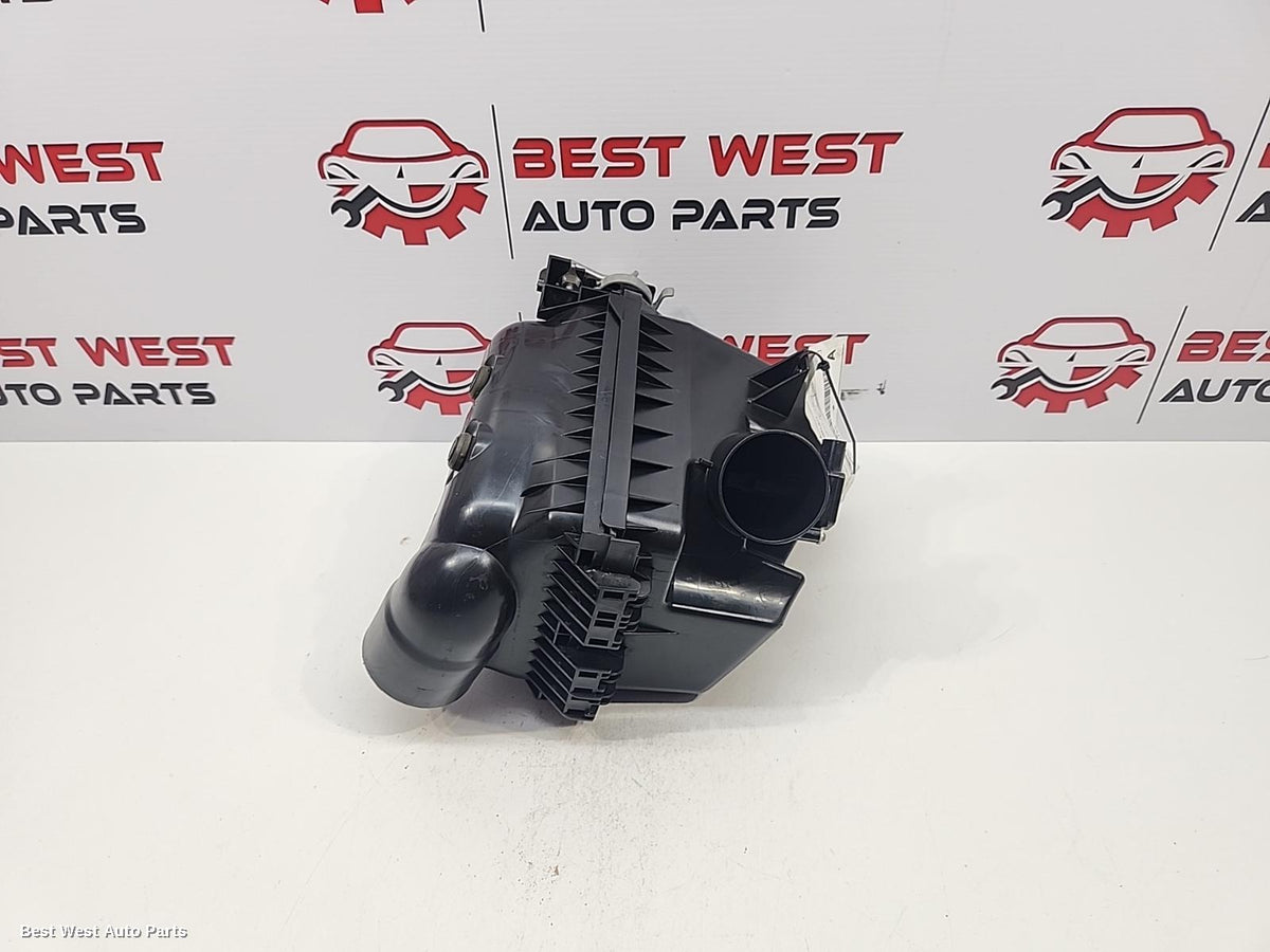 2013 TOYOTA COROLLA Air Cleaner/Box