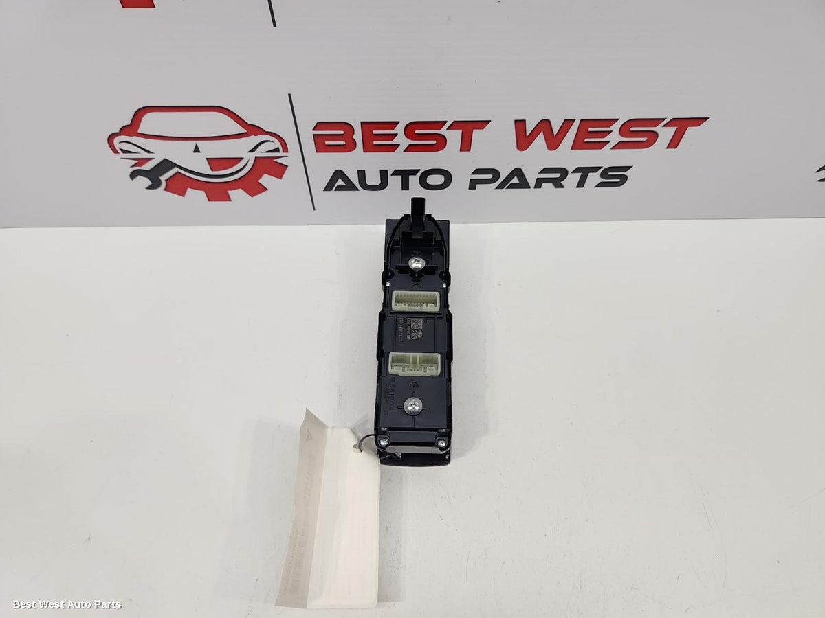 2023 SUBARU OUTBACK Pwr Dr Wind Switch