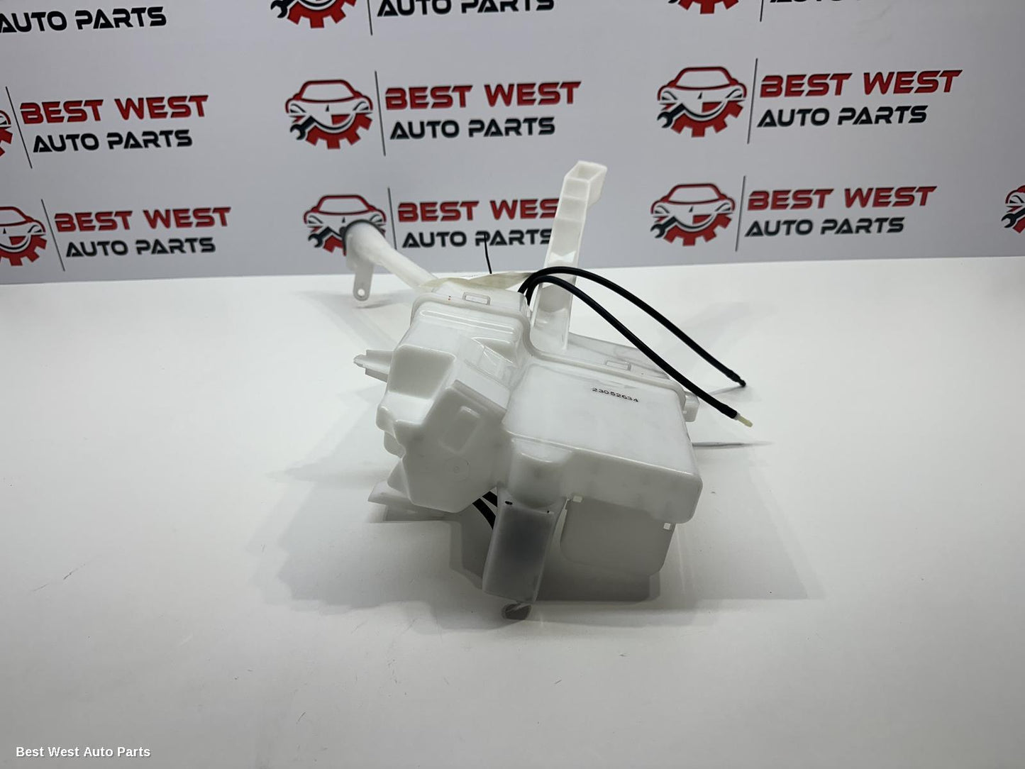 2023 MITSUBISHI OUTLANDER Washer Bottle