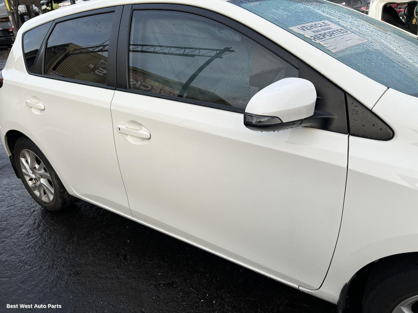 2018 TOYOTA COROLLA Left Front Strut