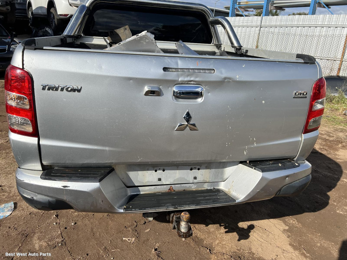 2017 MITSUBISHI TRITON Rear Drive Shaft