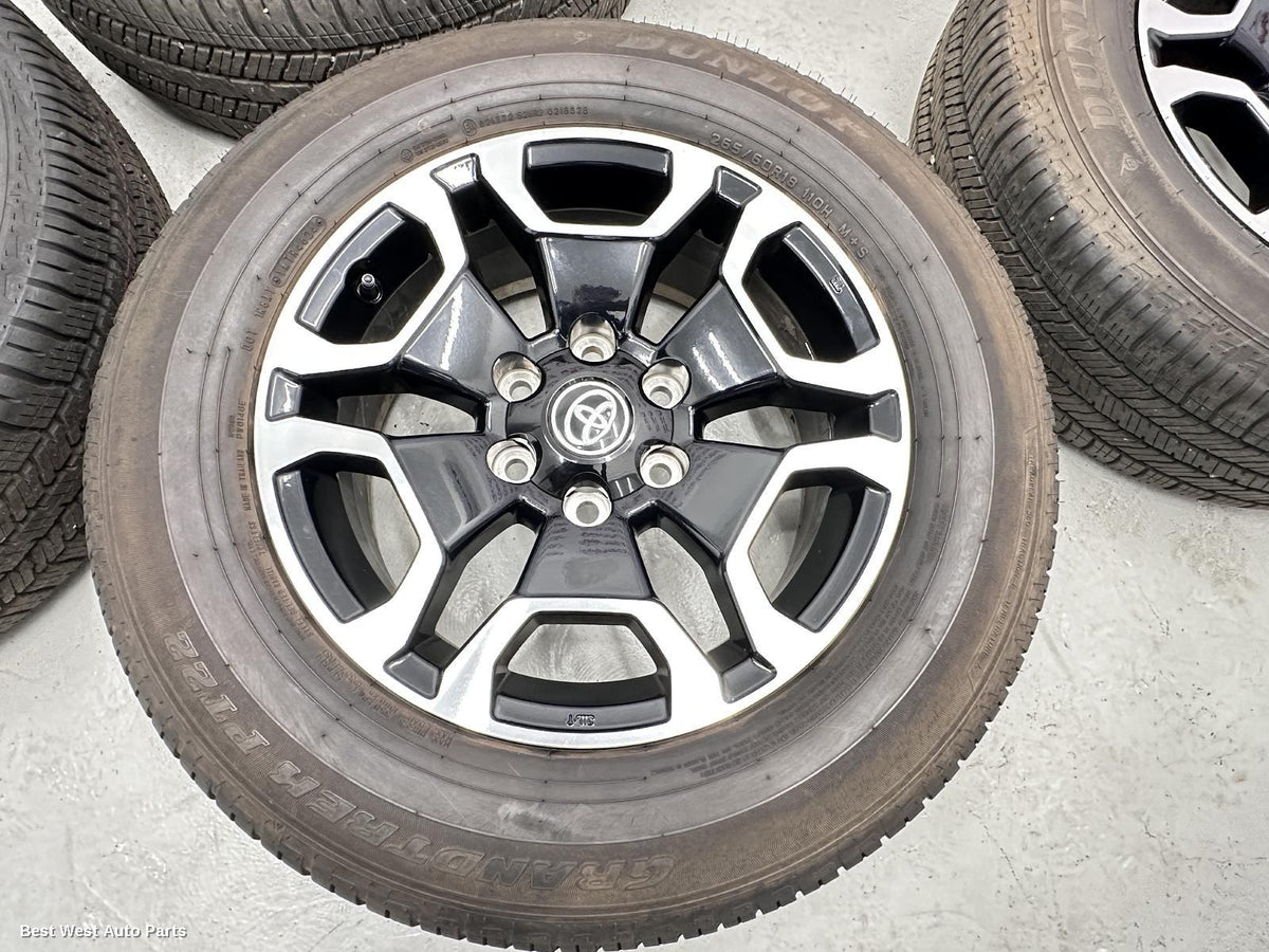 2024 TOYOTA HILUX Wheel Mag