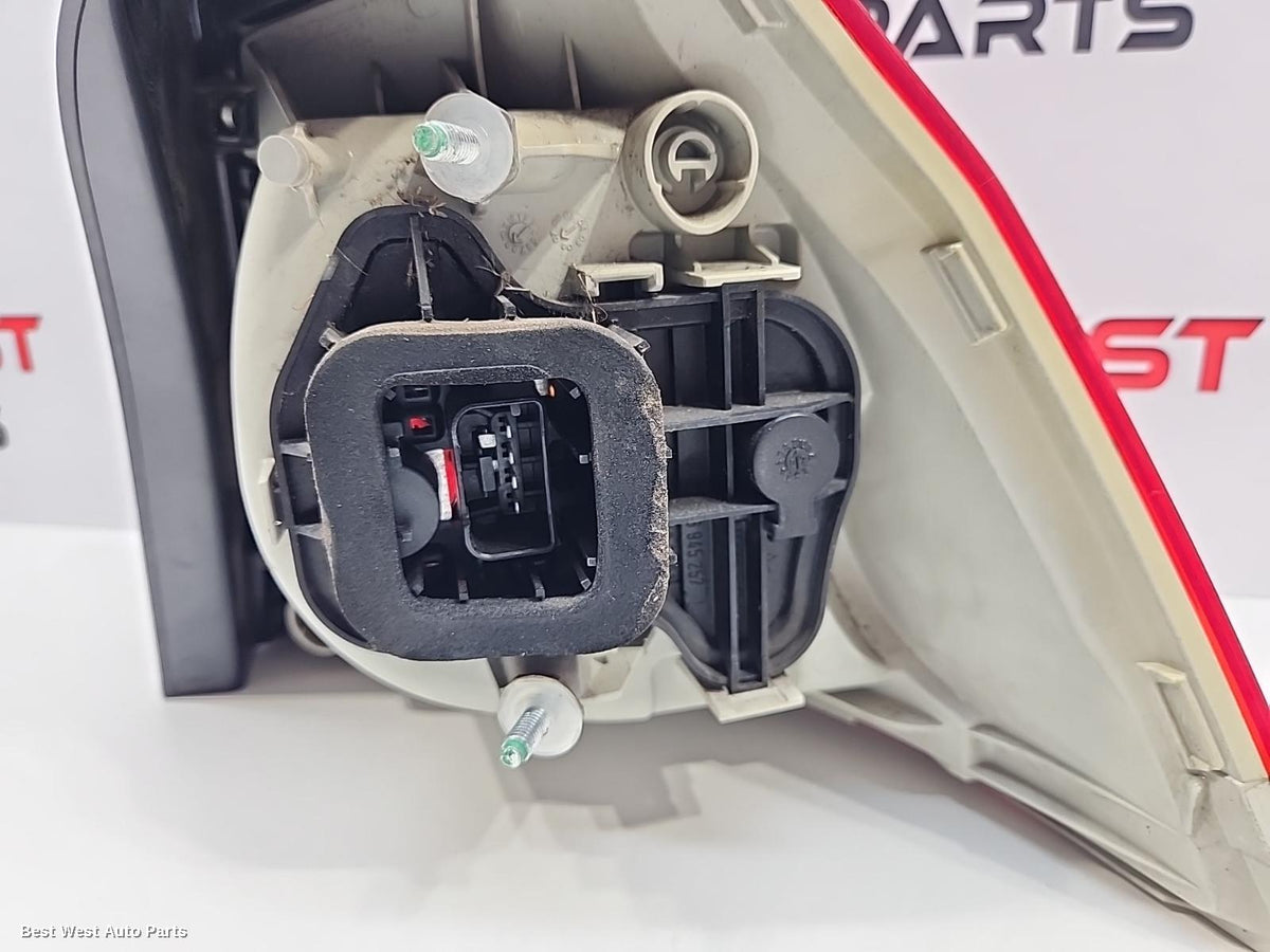 2008 VOLKSWAGEN GOLF Left Taillight