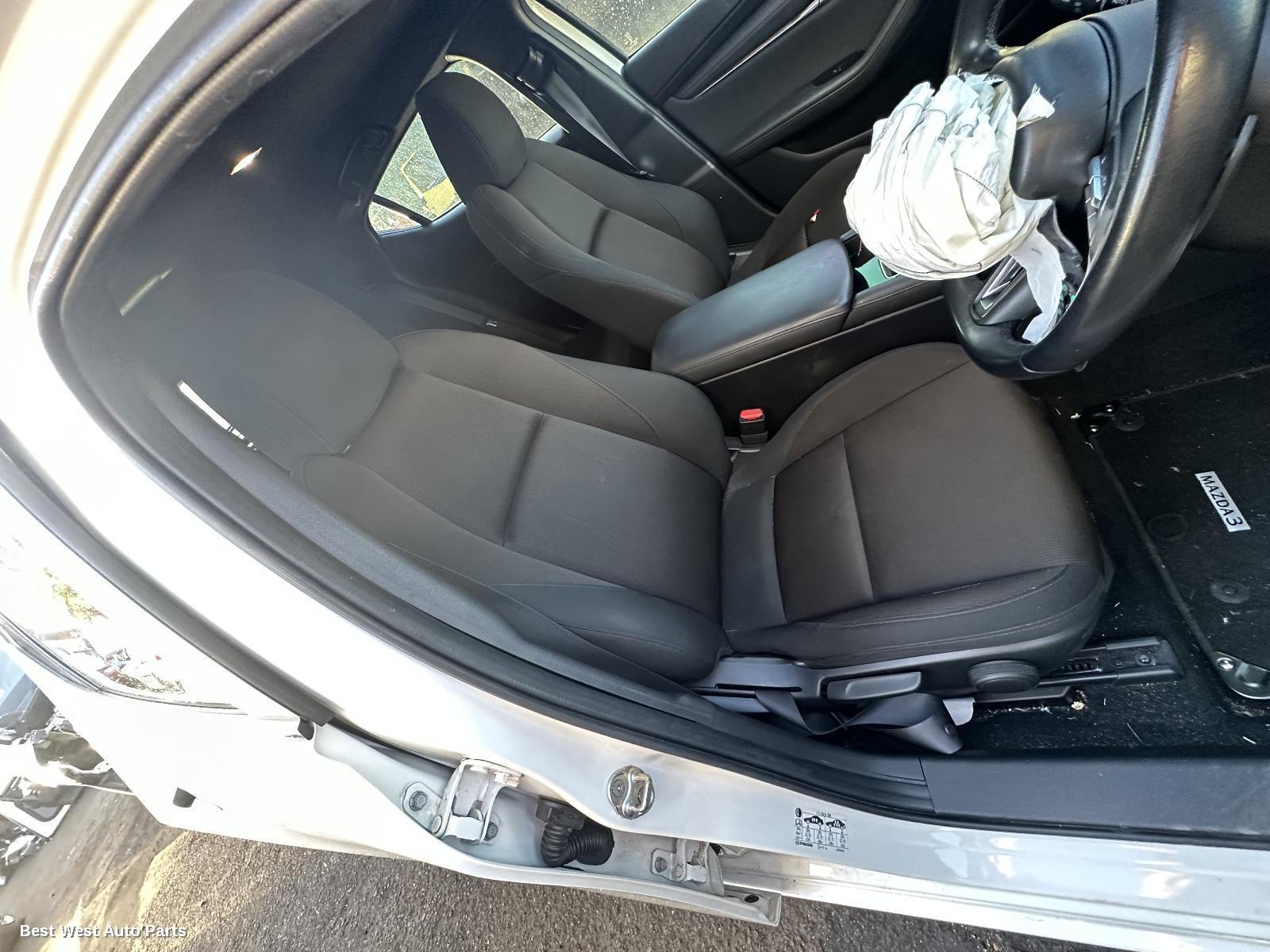 2022 MAZDA 3 Front Seat