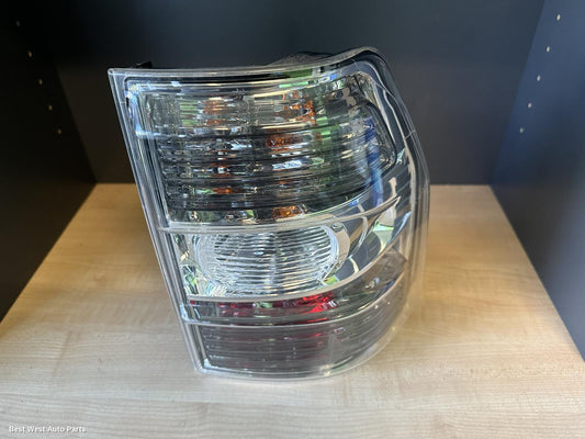 2007 MITSUBISHI PAJERO Right Taillight