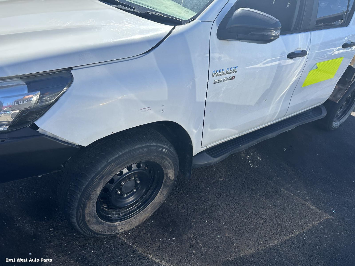 2019 TOYOTA HILUX Left Guard