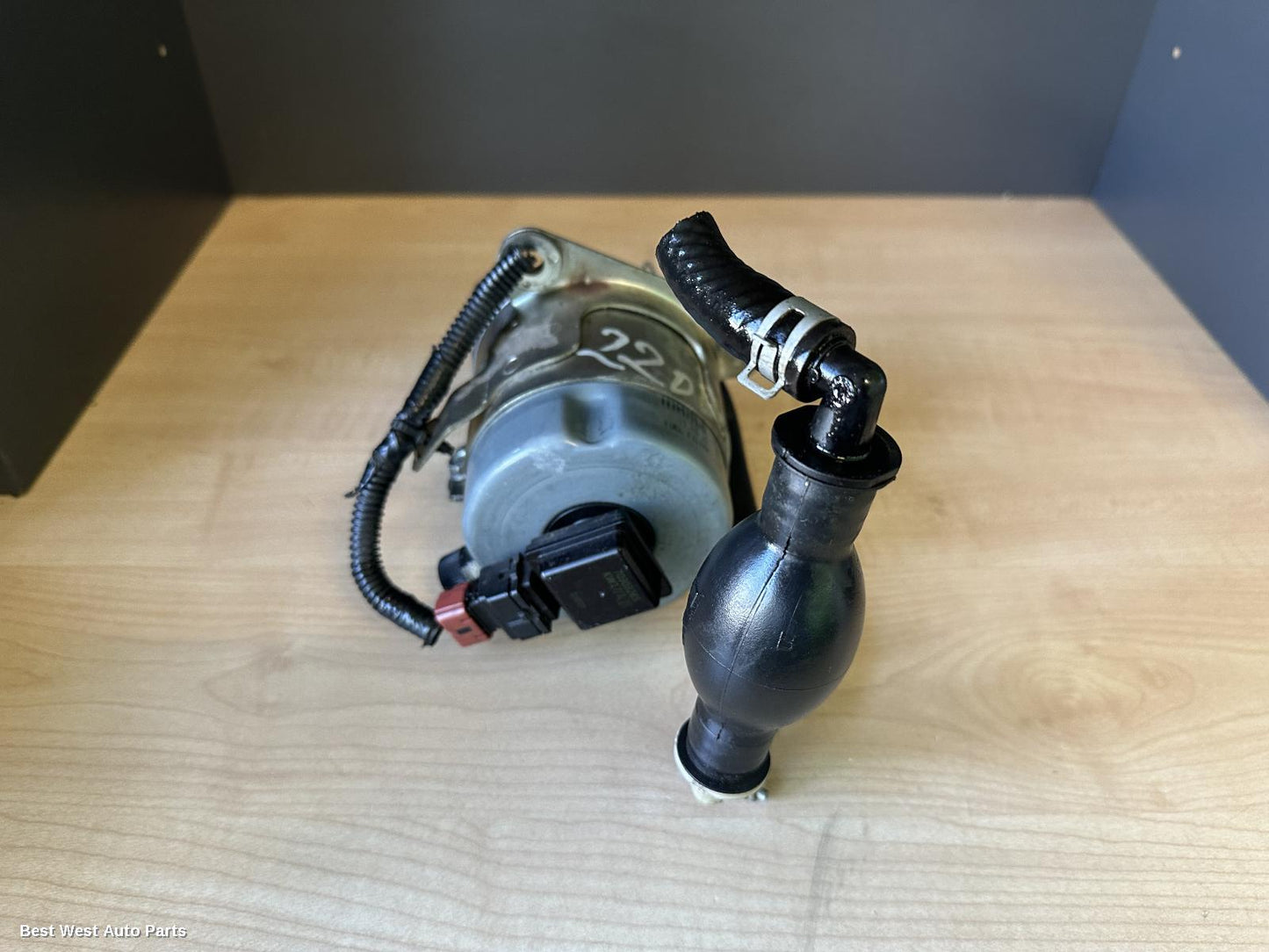 2014 NISSAN NAVARA Fuel Filter Housing