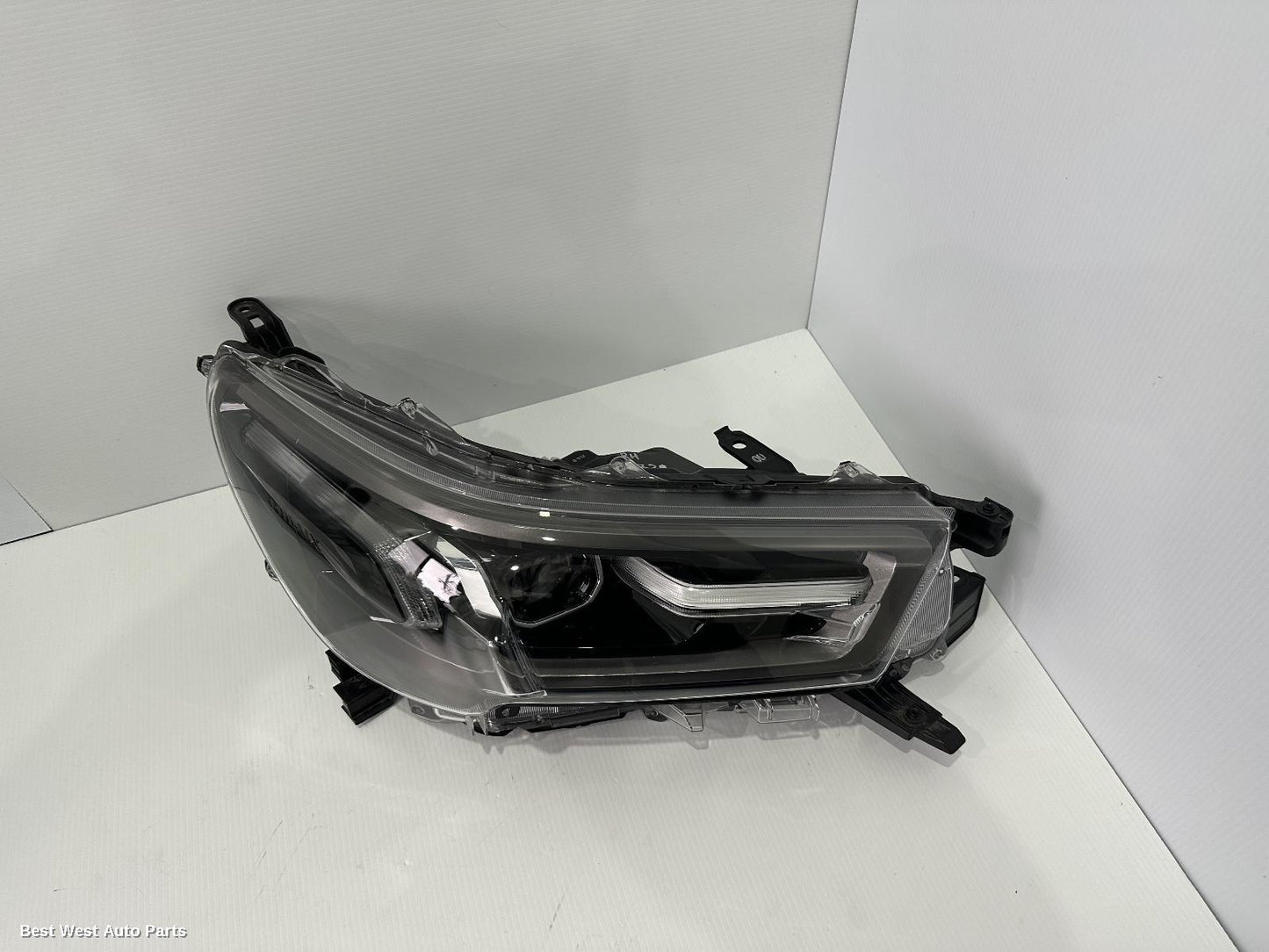 2024 TOYOTA HILUX Right Headlamp