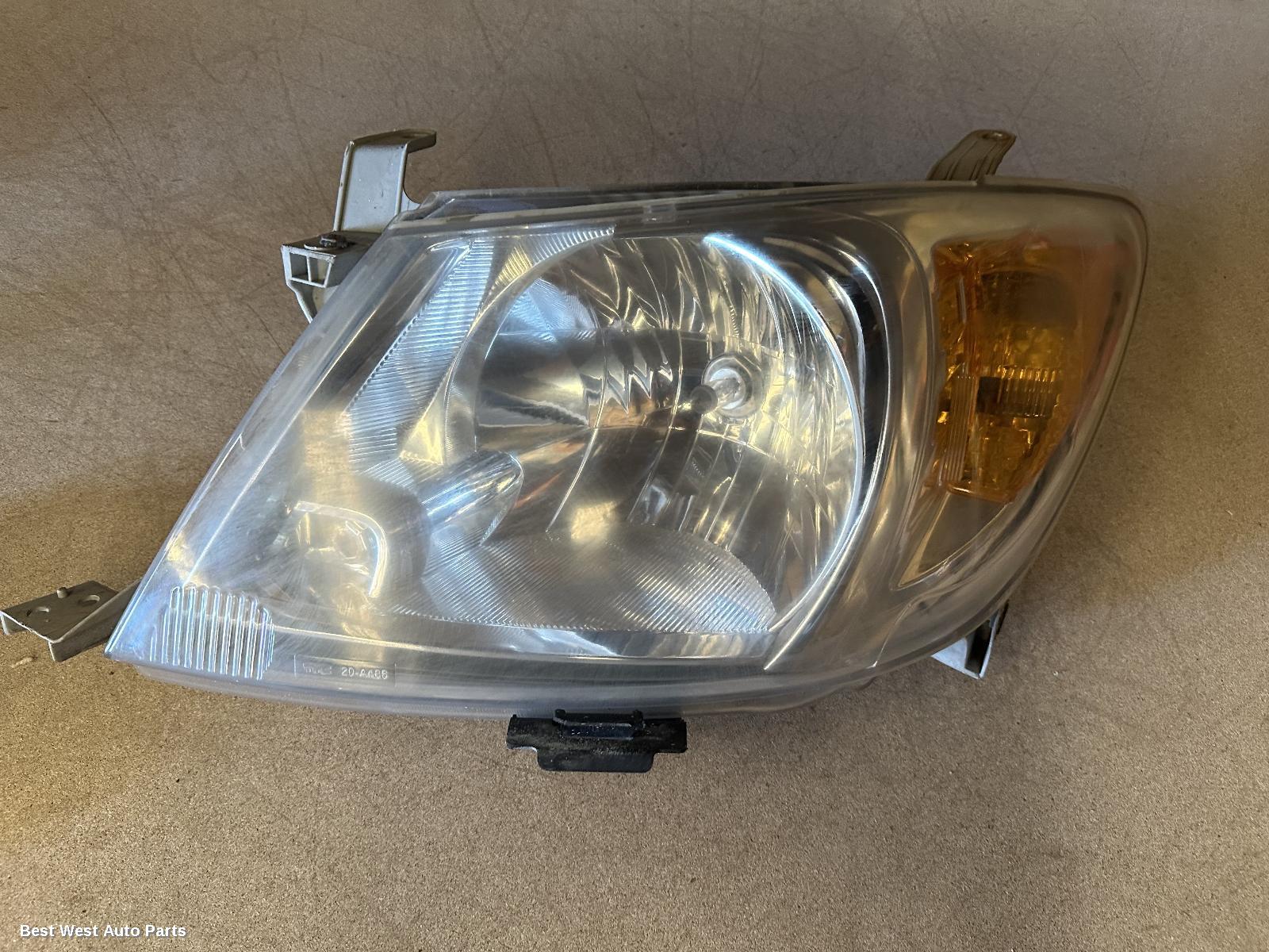 2008 TOYOTA HILUX Left Headlamp